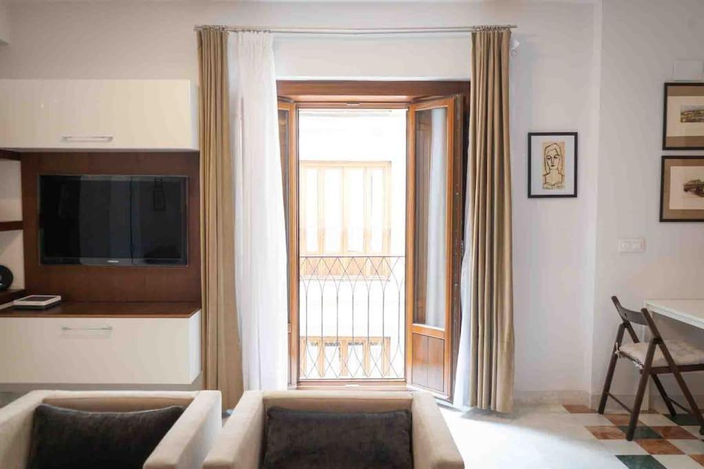 Apartamento Nuevo Junto A La Catedral De Sevilla — Photos 3